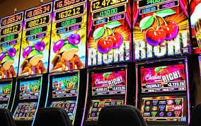 No Commission Baccarat hand progression showing card dealing and payout settlement